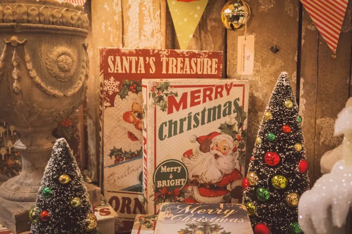 Vintage Christmas Decor Set
